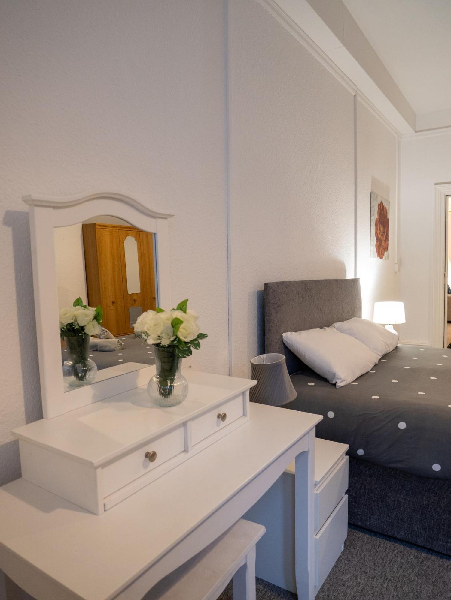 Apartamento Luxury,Location And Convenience Bournemouth Exterior foto